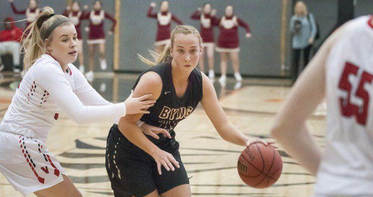 Vanoss outlasts Byng in physical first-round game